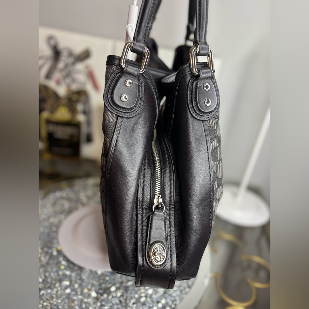 Coach 2017 Edie 31 shoulder bag EUC - Picture 6 of 15